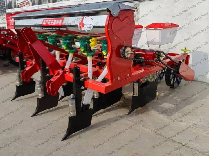 Machine à semer des arachides à 6 rangées