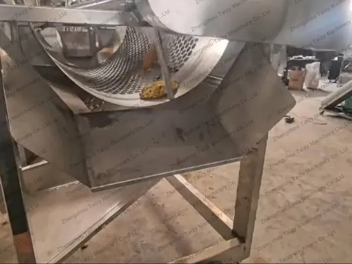 cocoa husk and bean separating part