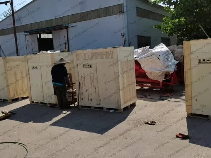packaging of the peanut shell remover