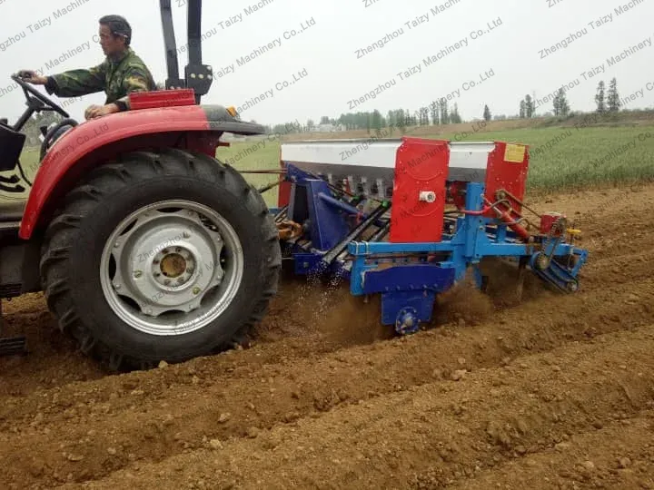 Machine de semis de cacahuètes