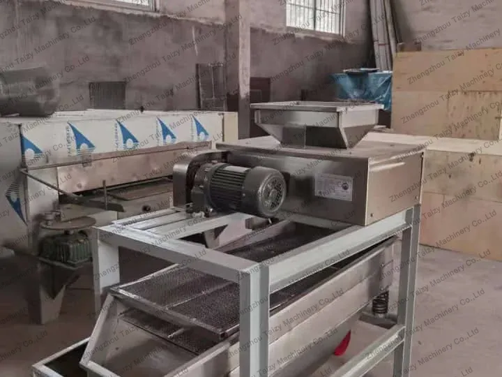 roller-cutter type macadamia nut cutting machine