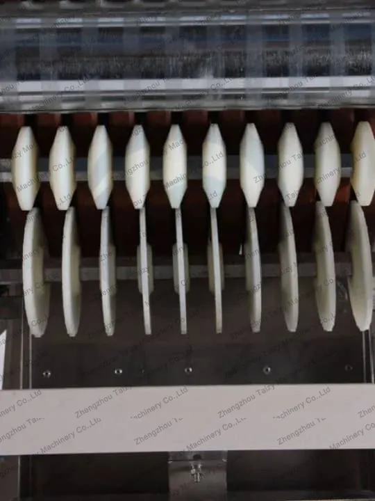 peeling system of almond skin peeler machine