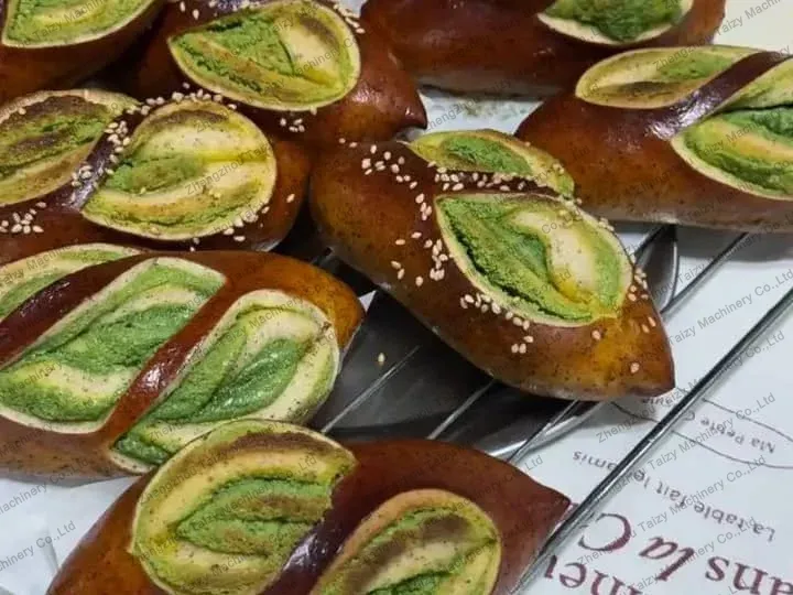 pistachio filled bread