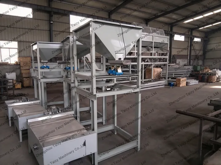 electromagnetic quantitative feeding hopper